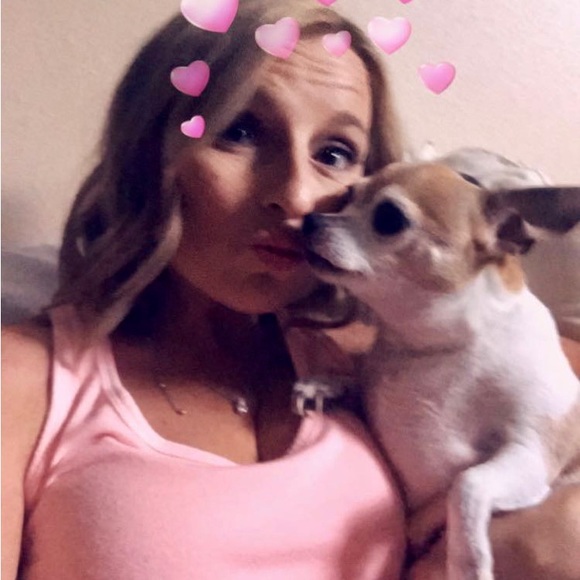 Meet your Posher, Danielle - Picture 7 of 9